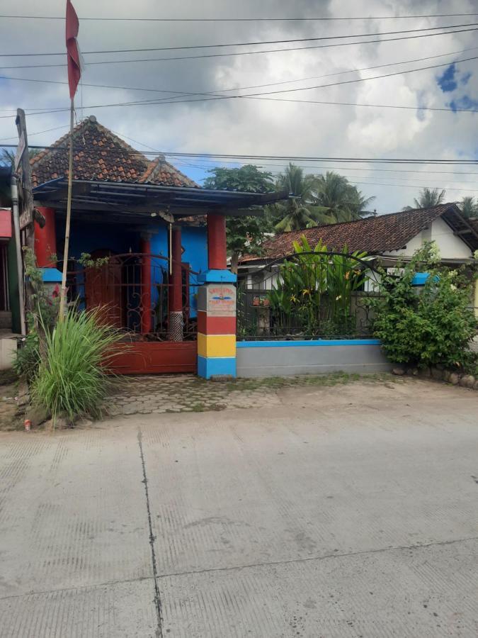 Red Beach Homestay Pasanggaran Eksteriør billede