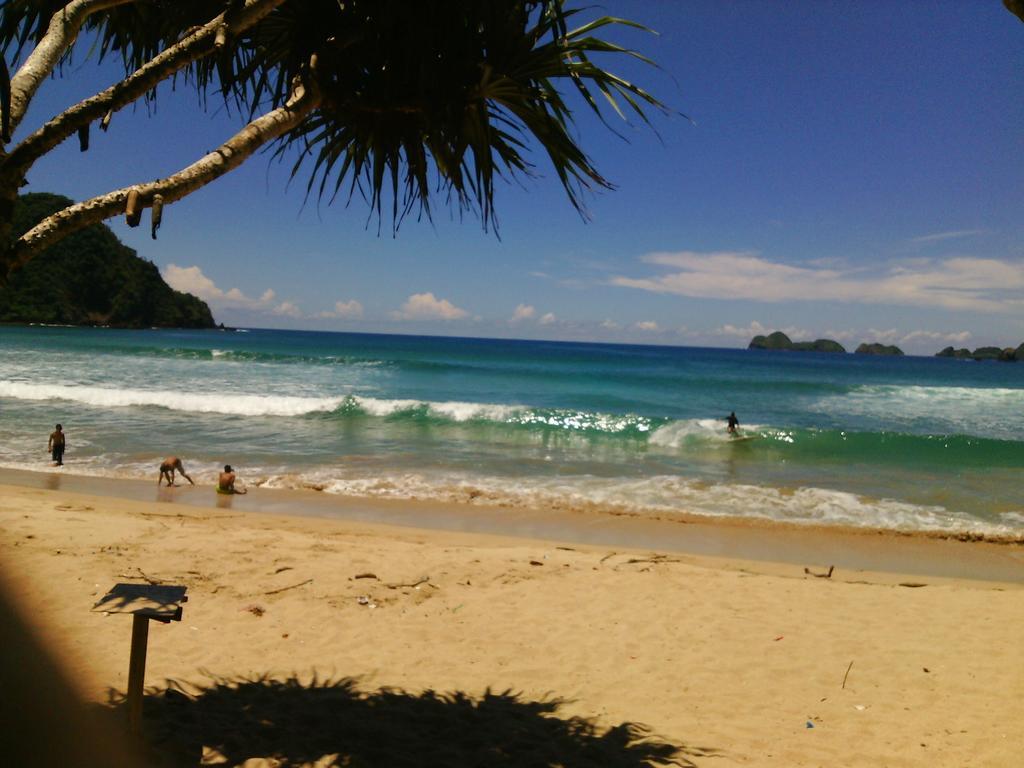Red Beach Homestay Pasanggaran Eksteriør billede