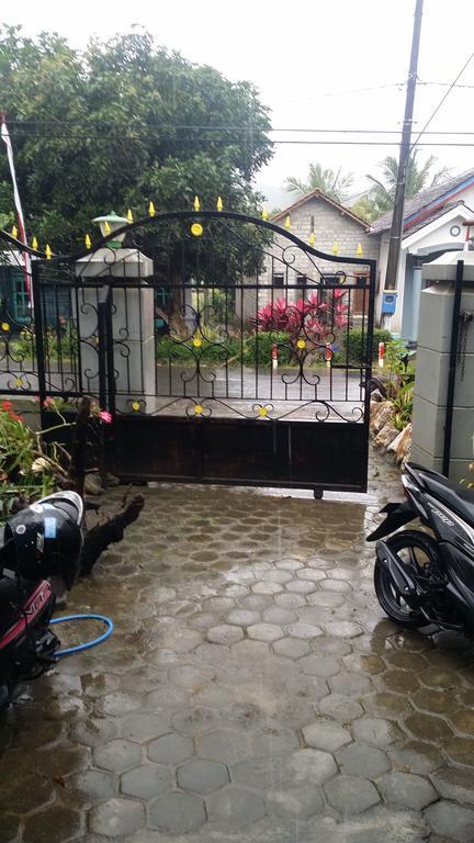 Red Beach Homestay Pasanggaran Eksteriør billede