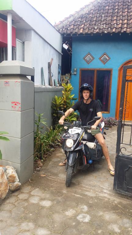 Red Beach Homestay Pasanggaran Eksteriør billede