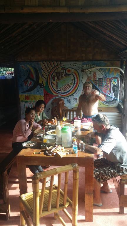 Red Beach Homestay Pasanggaran Eksteriør billede
